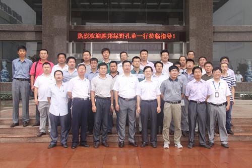 山东胜邦绿野化学考察团来赏金国际参观