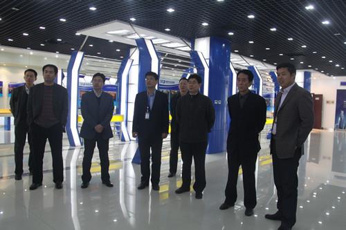 青岛市安监局领导来赏金国际指导工作