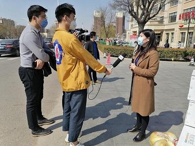 “抗击疫情，关爱老人”